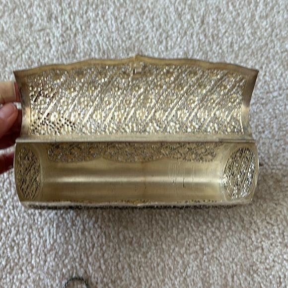 Silver wash covered clutch. Punched metal in a floral pattern. - Picture 6 of 8